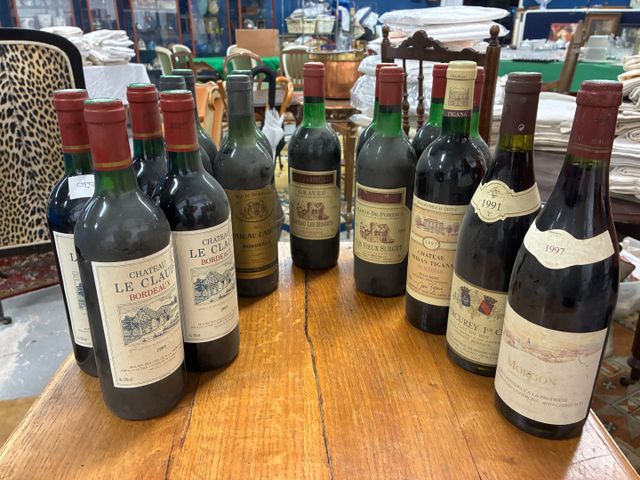 2 caisses de vin : 4 château Cazette de 1989, 1 château Les Minge