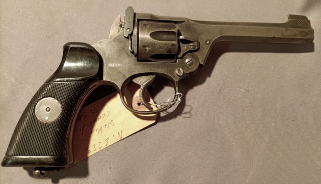 Catégorie B. Revolver WEDLEY. Calibre 380. Modèle Commando, Numér