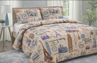 Un joli couvre-lit 220 par 240 neuf et ses deux taies d'oreiller 50 pa - Photo 1