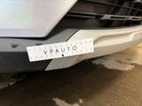 a sticker on the front of a car that says vpauto