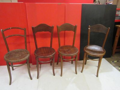 254.55 - TROIS CHAISES DE BISTRO JACOB & JOSEF KOHN + UNE CH… - Photo 1