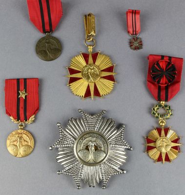 PAIX et JUSTICE Ensemble comprenant :