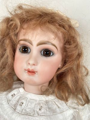 Belle Poupée Ancienne Parisienne XIXème - Tête Buste Biscuit Bouche Fermée - 31cm