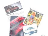 une photo d'une brochure automobile posée sur une table