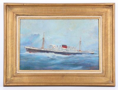 une peinture à l'huile représentant un bateau en mer, avec le ciel en arrière-plan