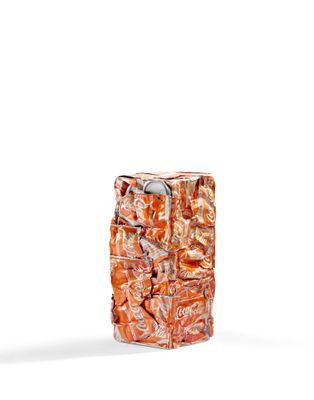 un gros morceau de marbre orange posé sur une surface blanche