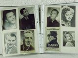 Ce livre contient de nombreuses photos anciennes d'hommes et de femmes
