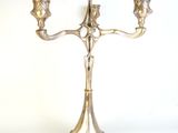 Lustre plaqué argent à trois bougies sur pied