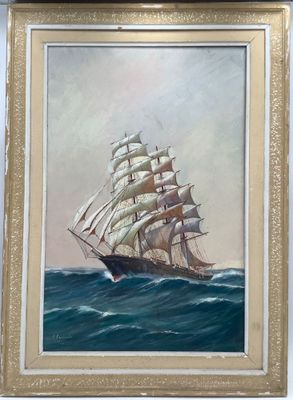 une peinture à l'huile représentant un navire en mer, avec le ciel en arrière-plan
