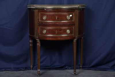Petite commode demi-lune en placage d'acajou ouvrant en faca… - Photo 1