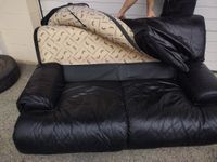 ROCHE BOBOIS, canapé deux places en cuir noir. (photo 2)