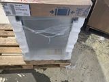 a box that is sitting on top of a pallet