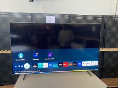 Téléviseur intelligent Sony Ultra HD de 55 pouces avec Wi-Fi intégré et lecteur DVD intégré