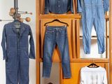 une vitrine présentant une sélection de jeans