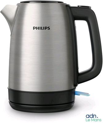 La bouilloire électrique Philips est posée sur une surface blanche