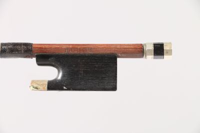 an image of a violin bow with a wooden handle on a white background