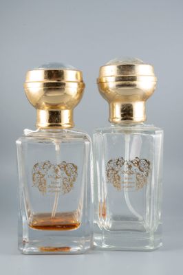 Lot de deux flacons "Maitre parfumeur" et "Gantier"