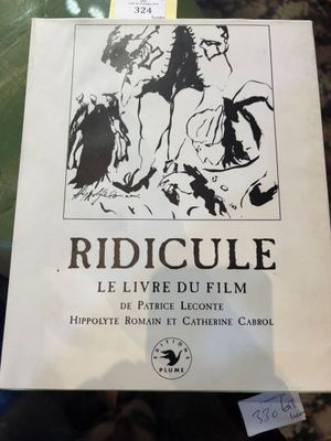 un livre avec la photo d'un homme et d'une femme