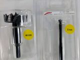 two different types of screws in the package