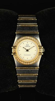 OMEGA. Montre bracelet de dame modèle « Constellation » en o…