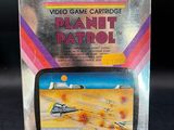 une image représentant une cartouche de jeu vidéo sur laquelle figure un avion