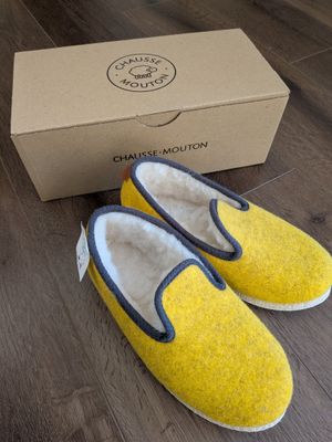 Paire de charentaises de marque CHAUSSE MOUTON