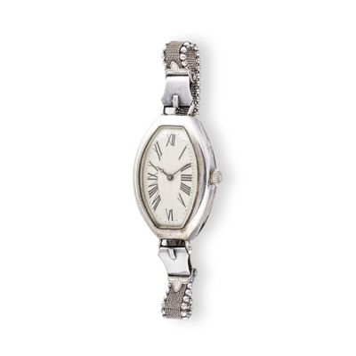 une image représentant une montre-bracelet pour femme, avec des chiffres romains