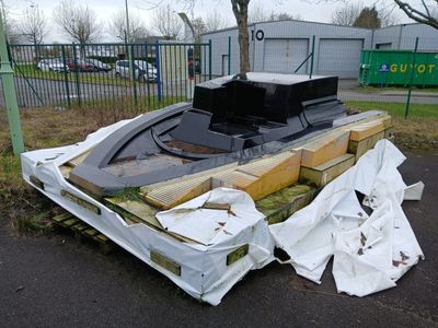 Moule femelle direct en deux parties à assembler permettant …