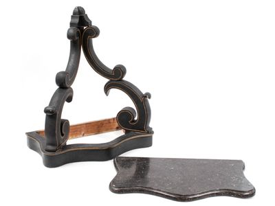 Petite console en bois laqué et marbre noir H : 57 cm l : 50…