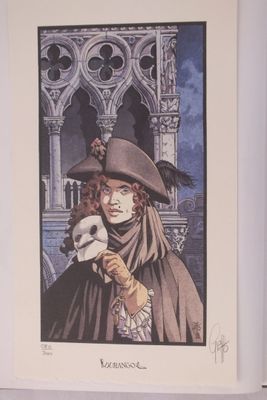 une photo d'un livre sur laquelle figure une femme tenant un masque