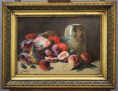 une photo d'un tableau représentant des fleurs et des fruits posés sur une table