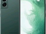 un gros plan sur l'arrière d'un iPhone 11 vert