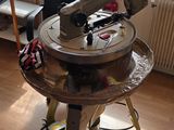 a machine that is sitting on a table in a room