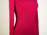 un pull rose sur un mannequin, un mannequin, un mannequin, un mannequin, un mannequin, un mannequin, un mannequin, un mannequin, un mannequin