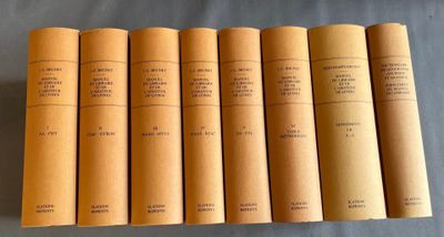 six livres sont empilés sur une table