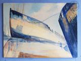 une peinture accrochée au mur d'un bateau dans l'eau