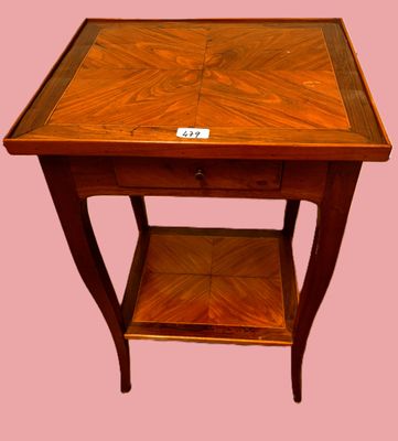 Petite Table d’appoint en marqueterie de style Louis XV ouvr…