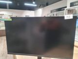 une photo d'un écran d'ordinateur exposé dans un magasin