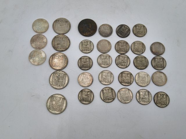 Monnaies argent : 23 x 10 francs Turin, 5 x 20 francs Turin, 1 fr...