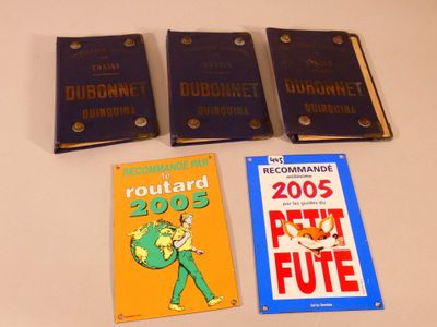Réunion d'objets publicitaires: Deux plaques émaillées "Peti…