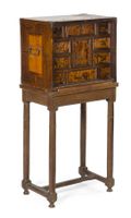 CABINET EN MARQUETERIE