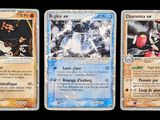 trois cartes présentant des motifs différents sur fond noir