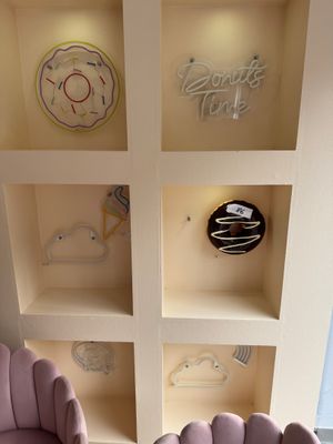 6 Enseignes lumineuses sur le thème de DONUTS - Photo 1