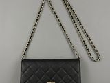 Sac à bandoulière Chanel en cuir matelassé noir avec chaîne