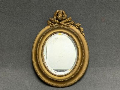 Miroir cadre en bois doré. 35 x 26 cm.