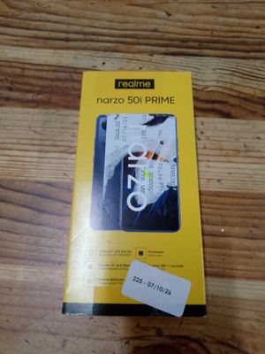 la boîte du téléphone est posée sur une table en bois