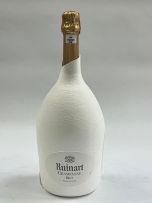 une bouteille de vin blanche avec un bouchon doré, sur fond blanc