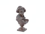 buste en bronze d'une femme coiffée d'un chapeau, posé sur un socle