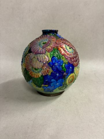 Camille FAURE (1874-1956). Limoges. Vase boule émaillé sur cuivre
