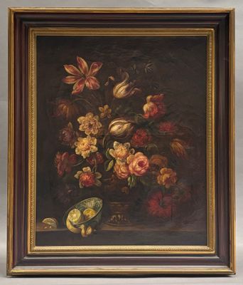 un tableau représentant des fleurs et des fruits dans un vase posé sur une table
